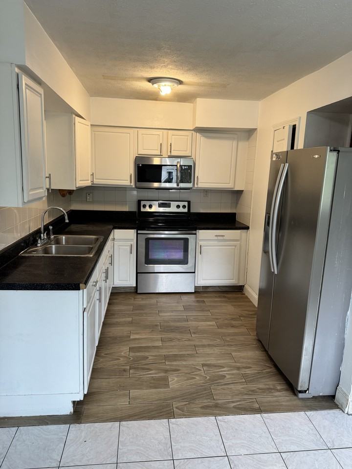 2856 Beachwood Blvd #1 - Photo 3 of 14