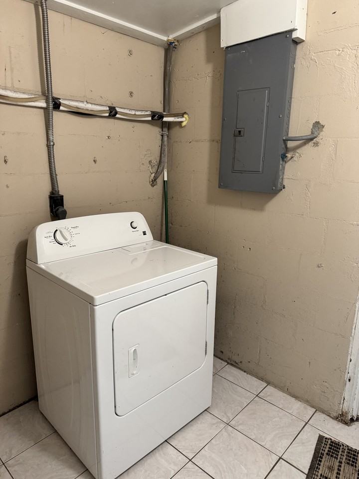 2856 Beachwood Blvd #1 - Photo 7 of 14