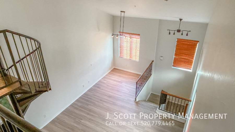 746 N Laguna Dr - Photo 4 of 23