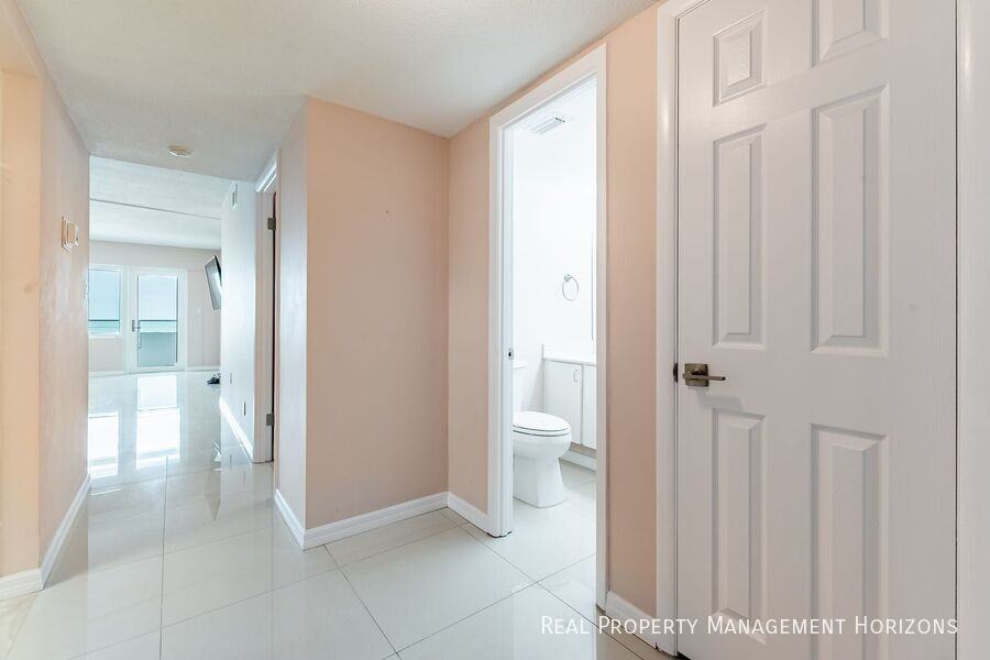 1700 Benjamin Franklin Dr #3B - Photo 3 of 26