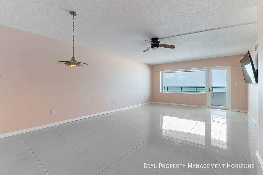 1700 Benjamin Franklin Dr #3B - Photo 4 of 26