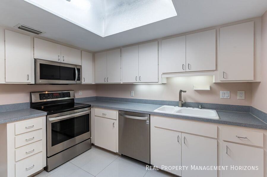 1700 Benjamin Franklin Dr #3B - Photo 7 of 26