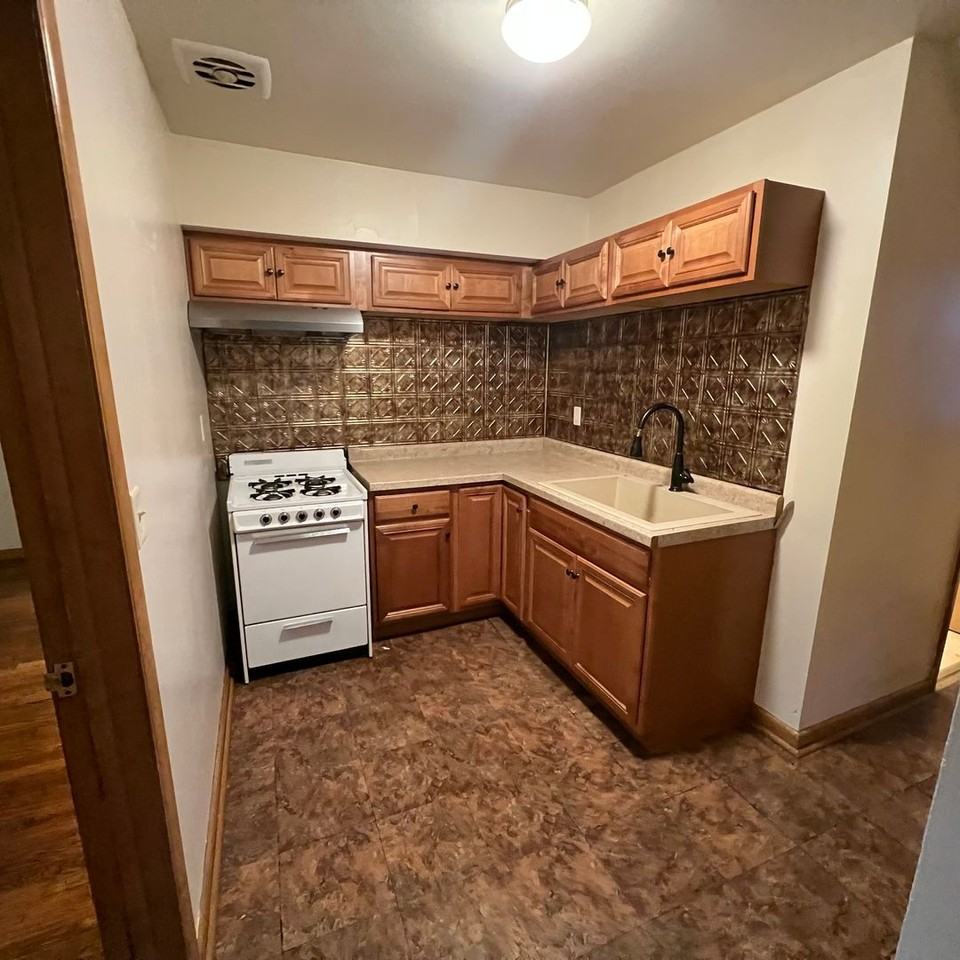 3178 N Booth St - Photo 5 of 6