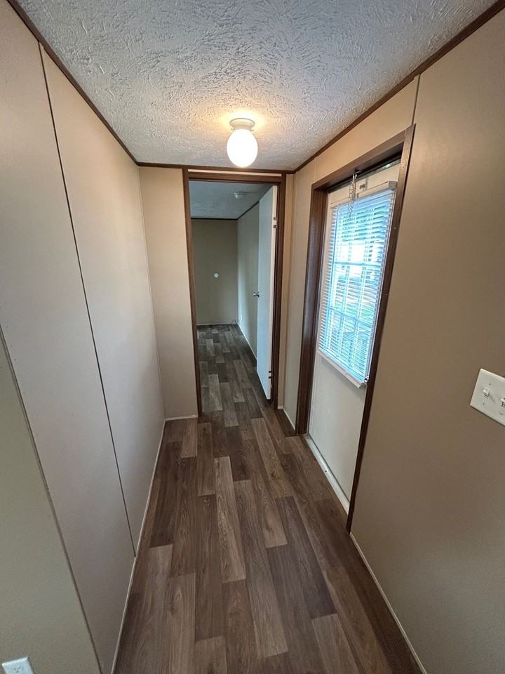 1111 Teneile St - Photo 4 of 10