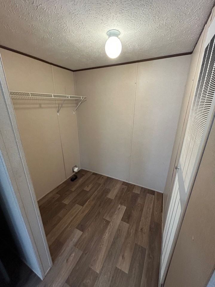 1111 Teneile St - Photo 7 of 10