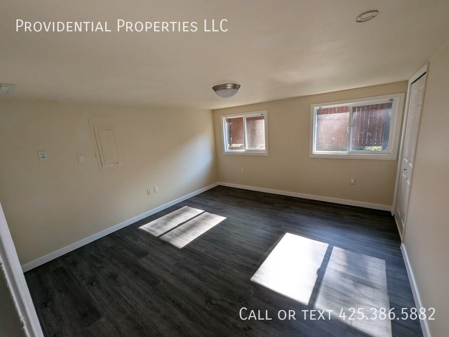 13461 Redmond Way - Photo 4 of 9
