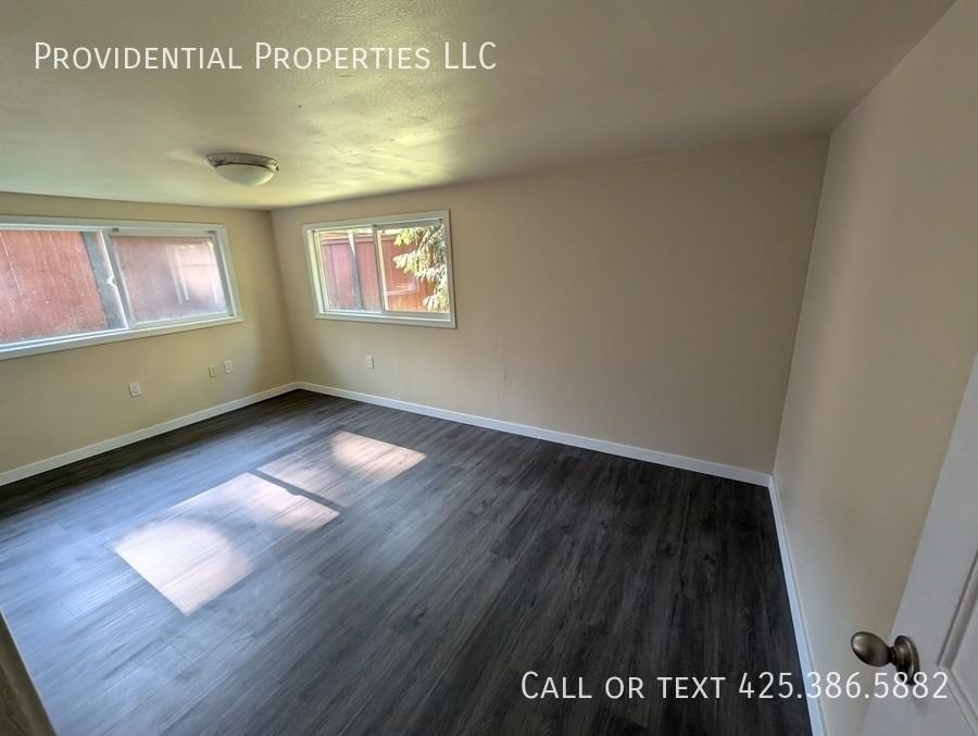 13461 Redmond Way - Photo 7 of 9
