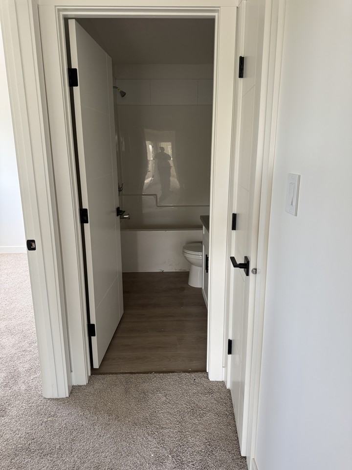 9636 160 St Nw #2 - Photo 2 of 31