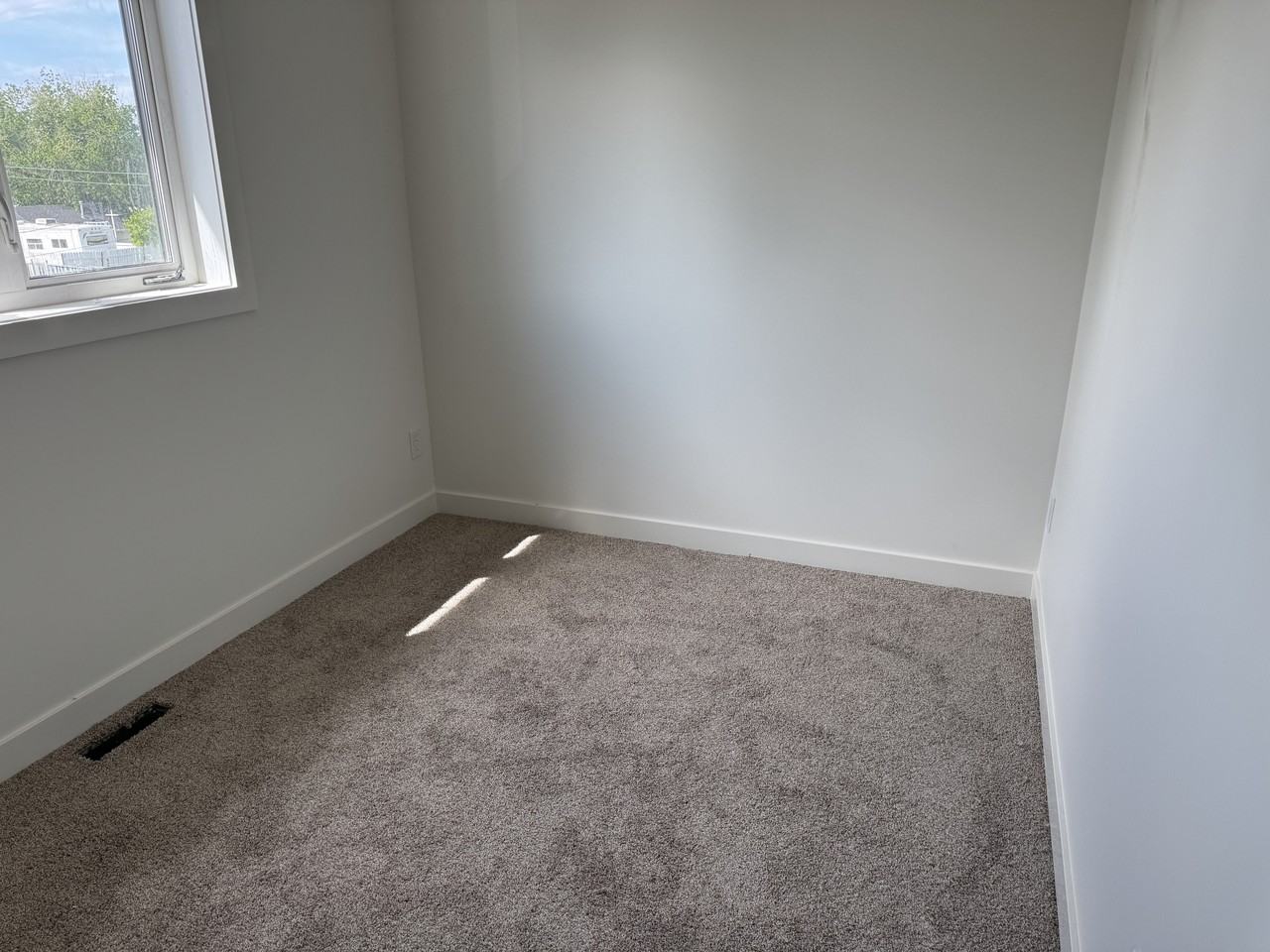 9636 160 St Nw #2 - Photo 4 of 31