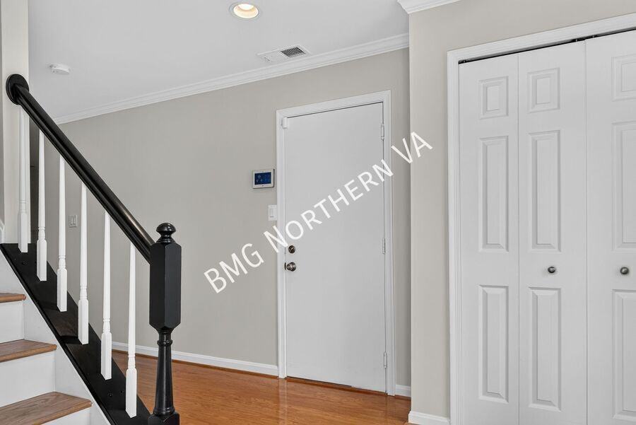 6001 Keble Dr - Photo 4 of 50