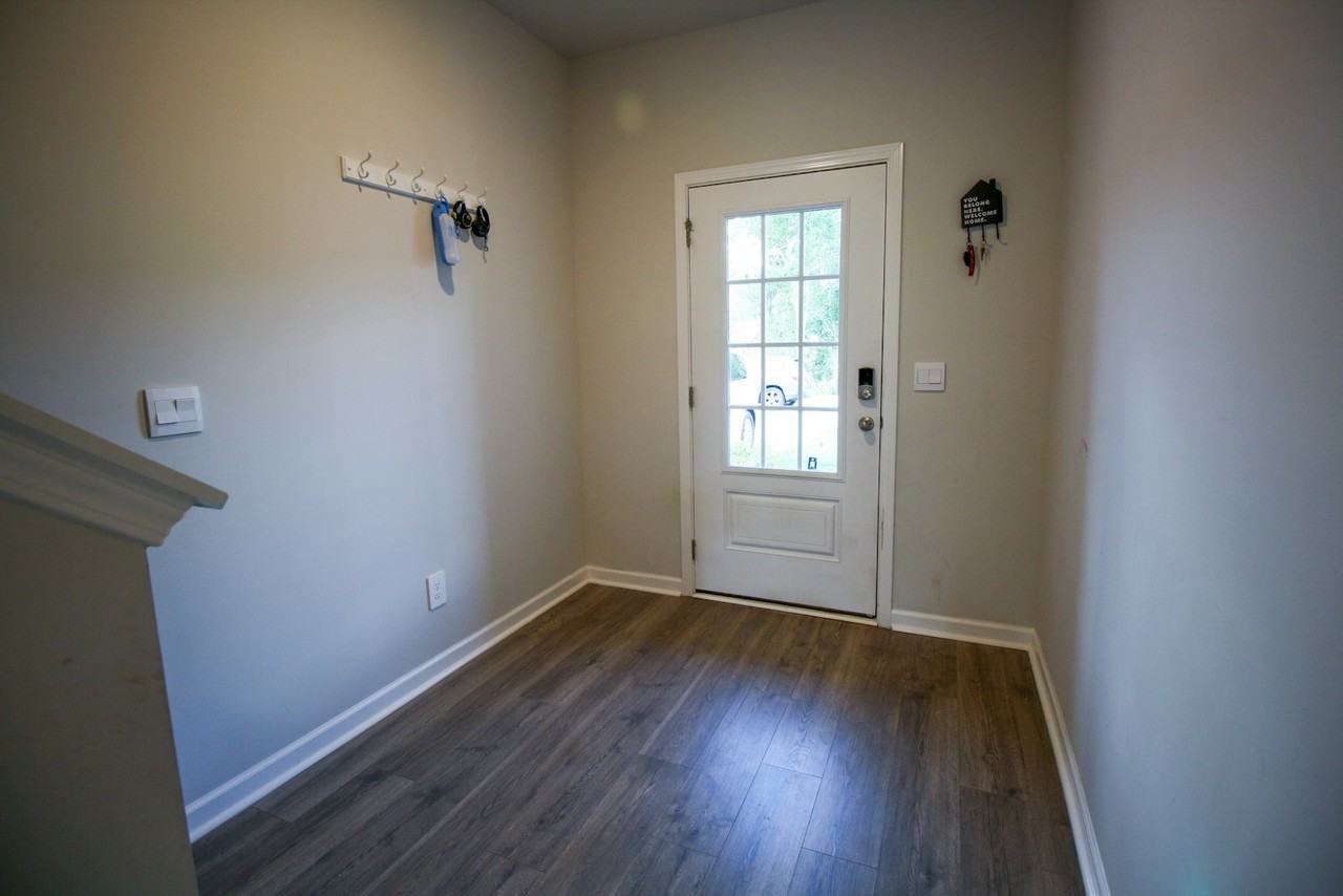 220 Dale Mires Lane - Photo 2 of 30