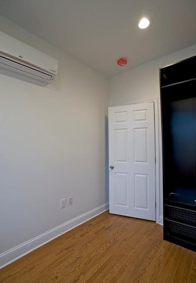 2633 Kensington Ave #3F - Photo 7 of 7