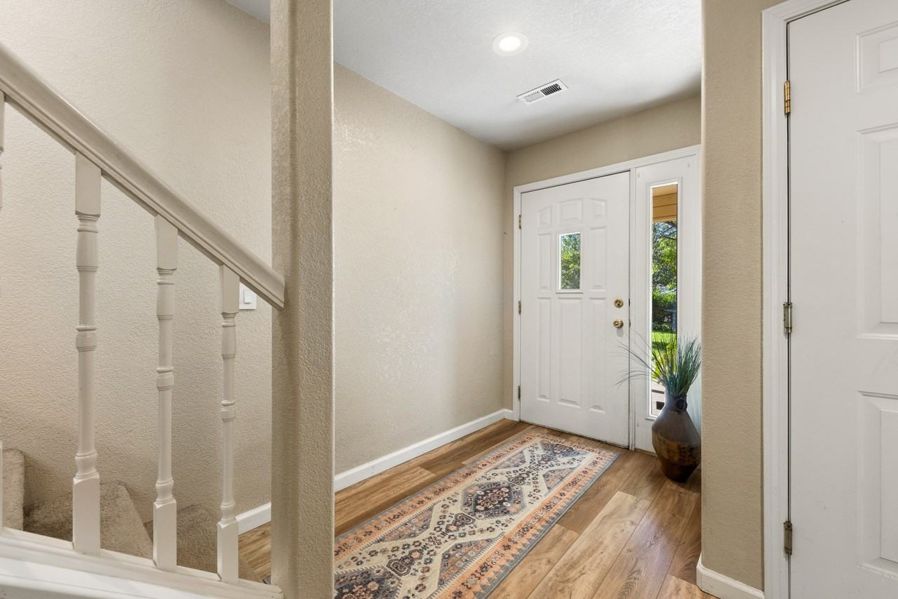 951 Euclid Ave #1 - Photo 6 of 36