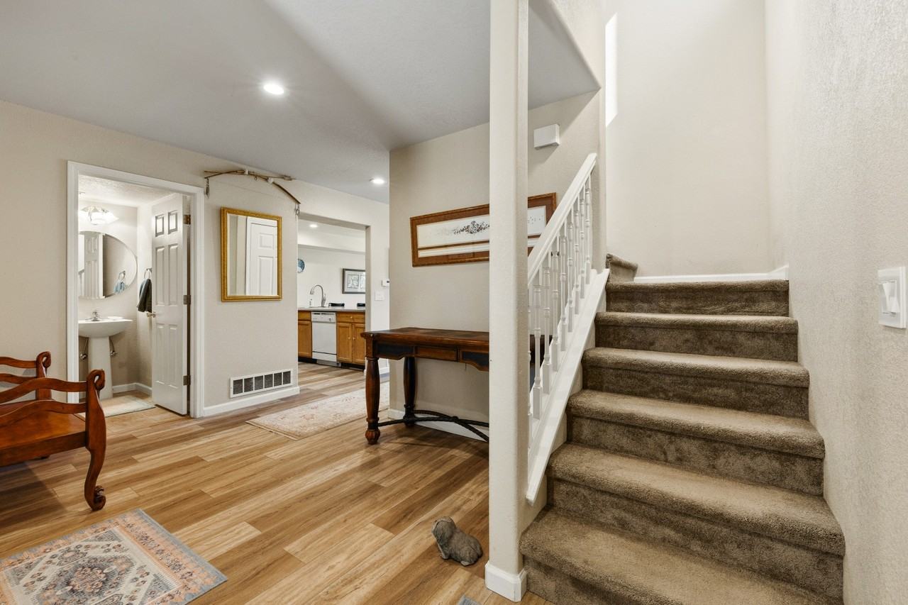 951 Euclid Ave #1 - Photo 7 of 36