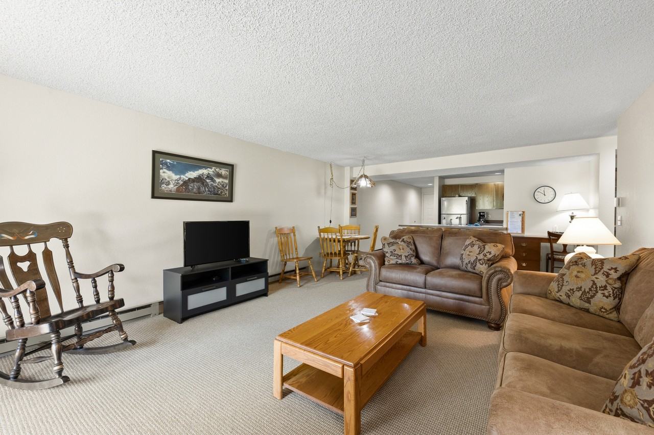 2822 Hager Ln #2B - Photo 2 of 32
