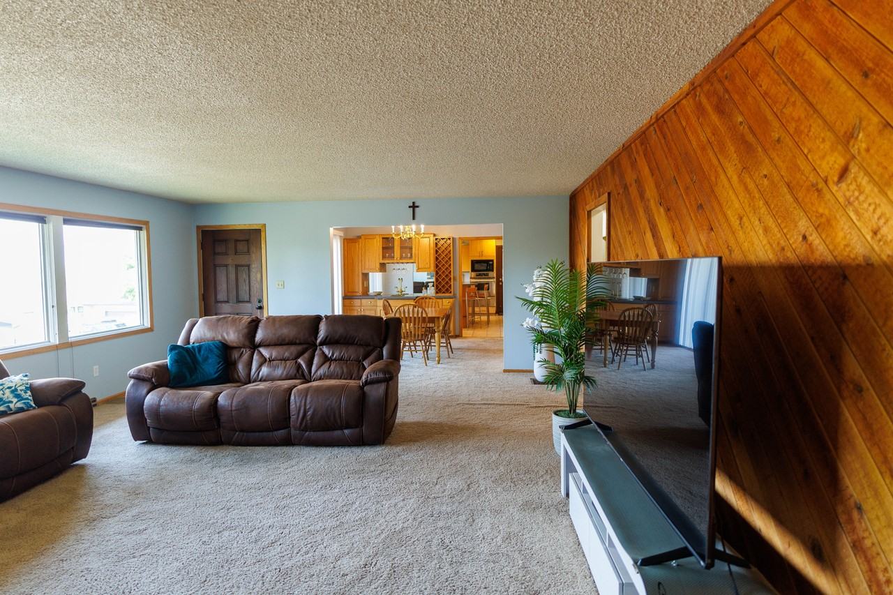 2750 Greenbriar Dr #1 - Photo 7 of 35