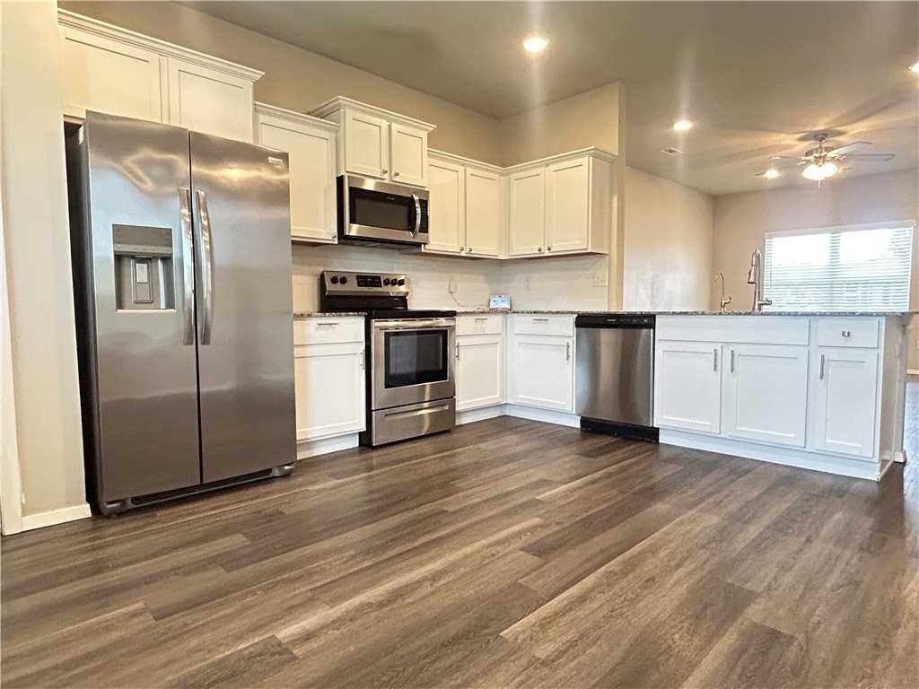 949 E Sparrow Cir - Photo 3 of 15