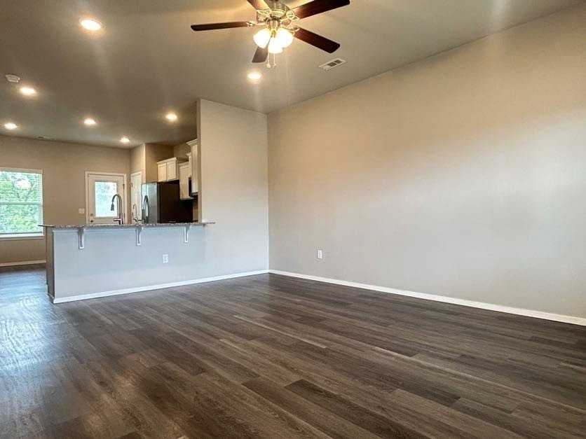 949 E Sparrow Cir - Photo 4 of 15