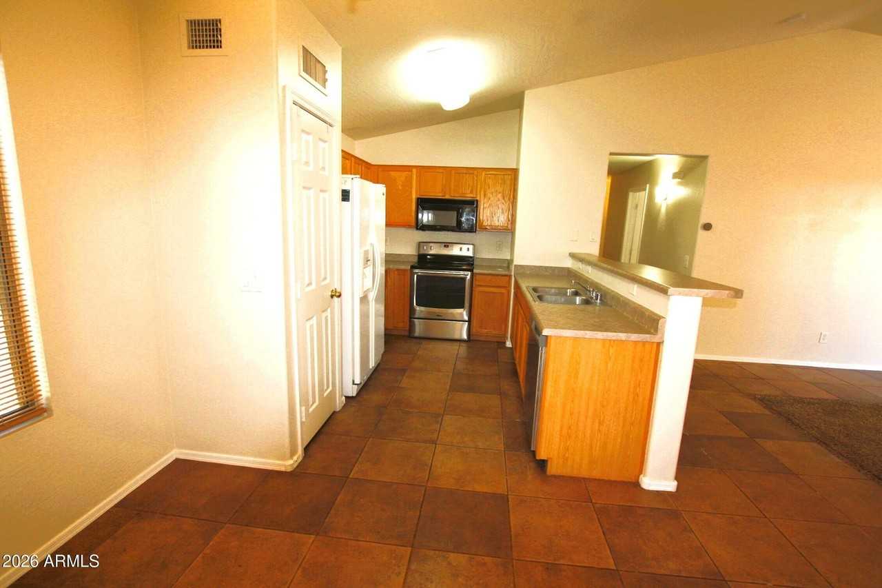 12437 W Via Camille - Photo 7 of 30