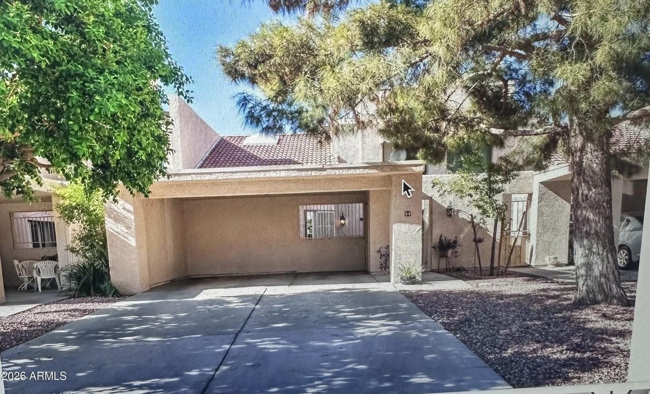 33 E Beck Ln - Photo 2 of 15