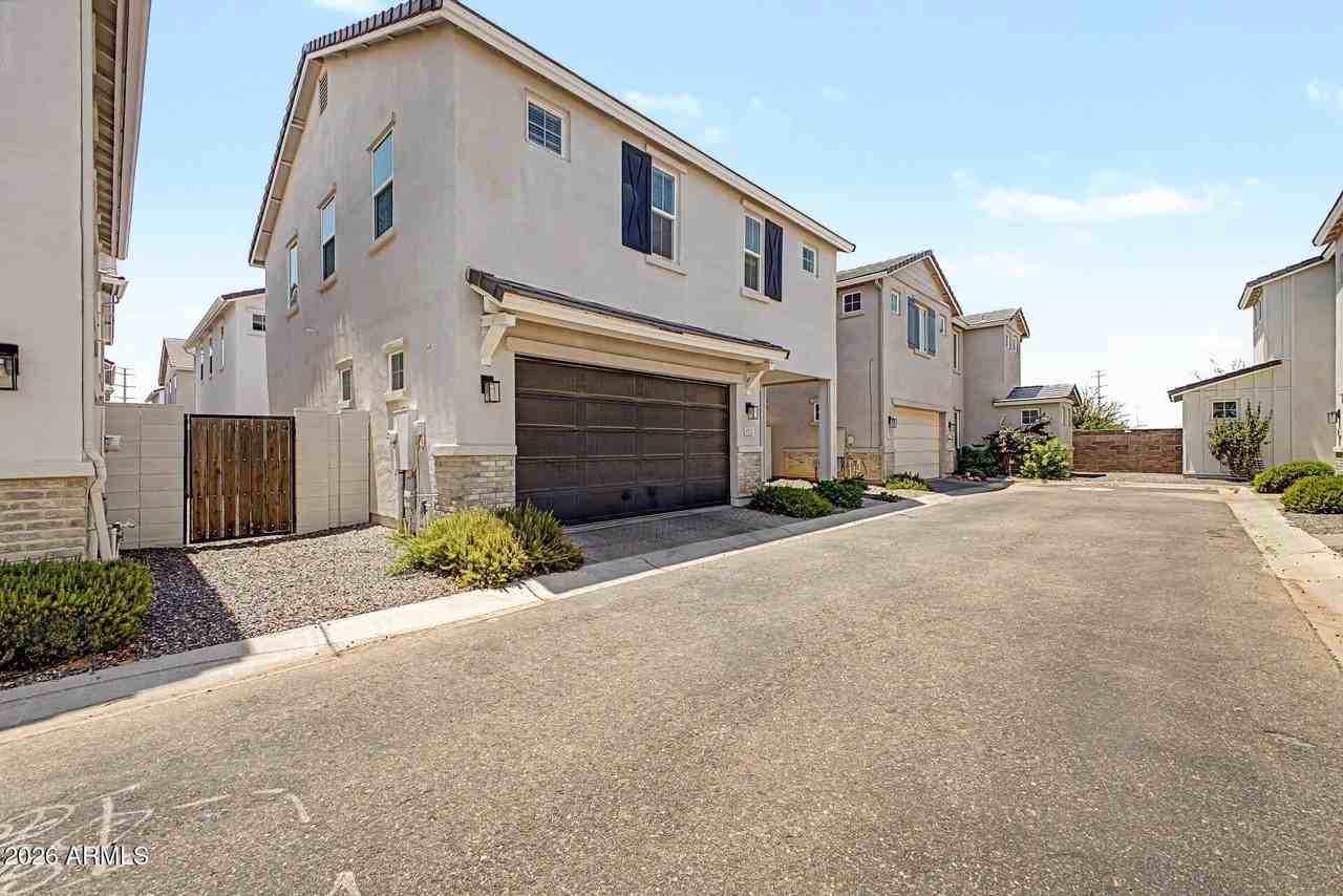 5532 S Dillon - Photo 2 of 50