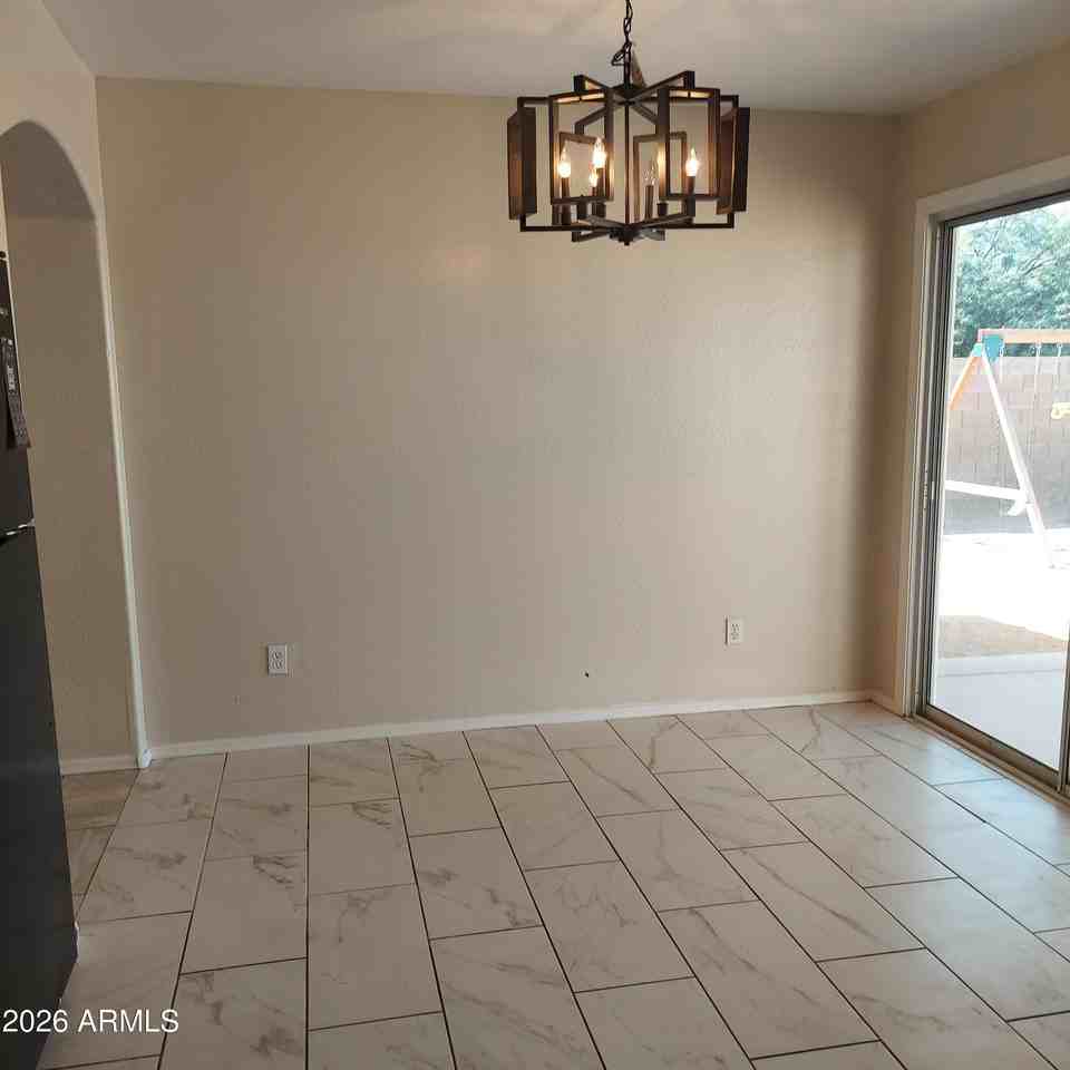 11922 N Olive St - Photo 5 of 8
