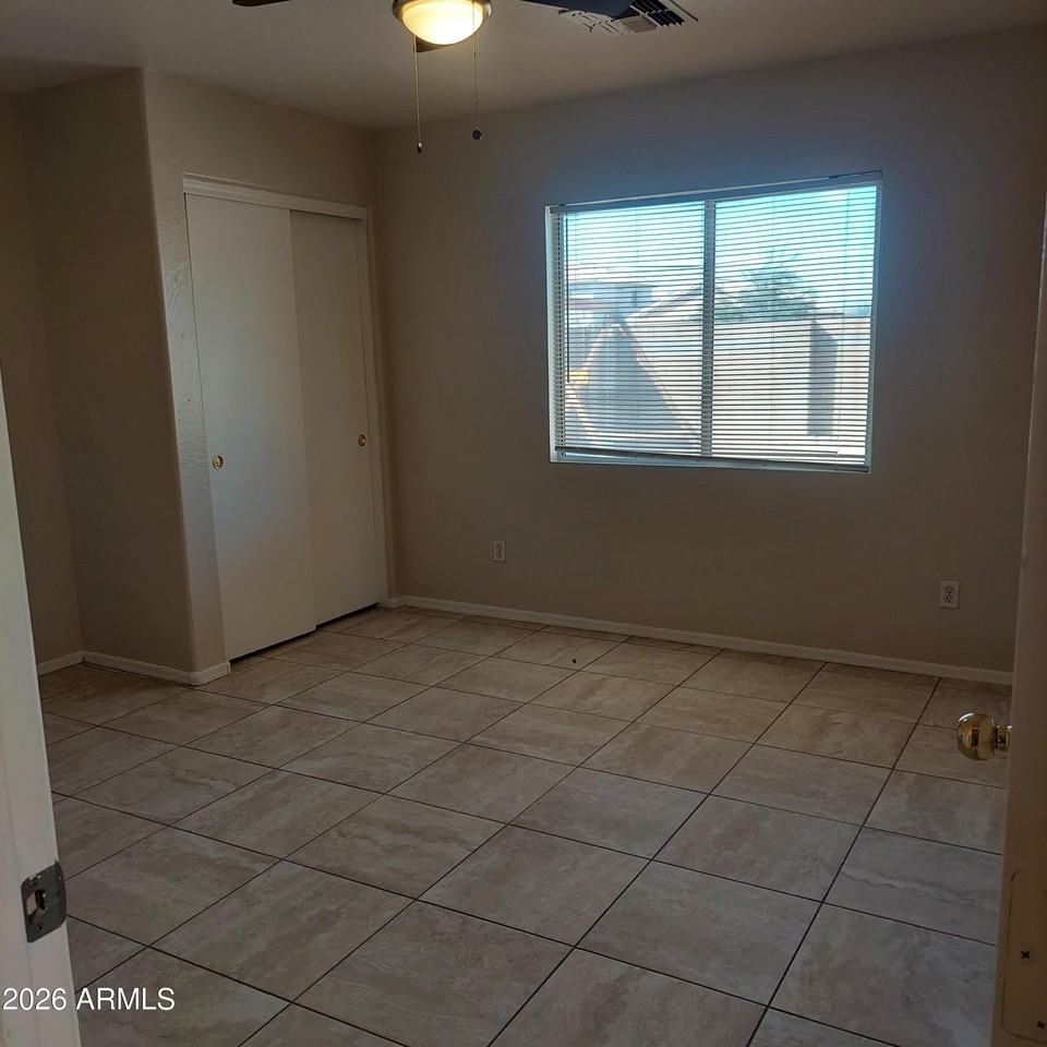 11922 N Olive St - Photo 6 of 8