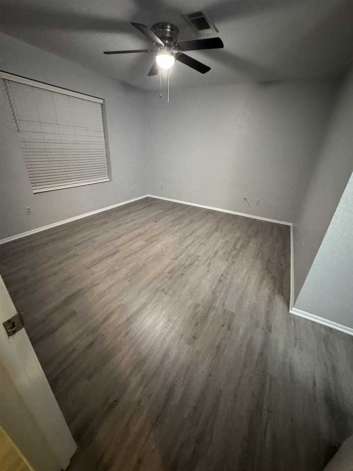 8273 Heartfield Ln - Photo 3 of 7