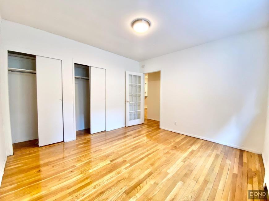 345 E 72nd St - Photo 5 of 10