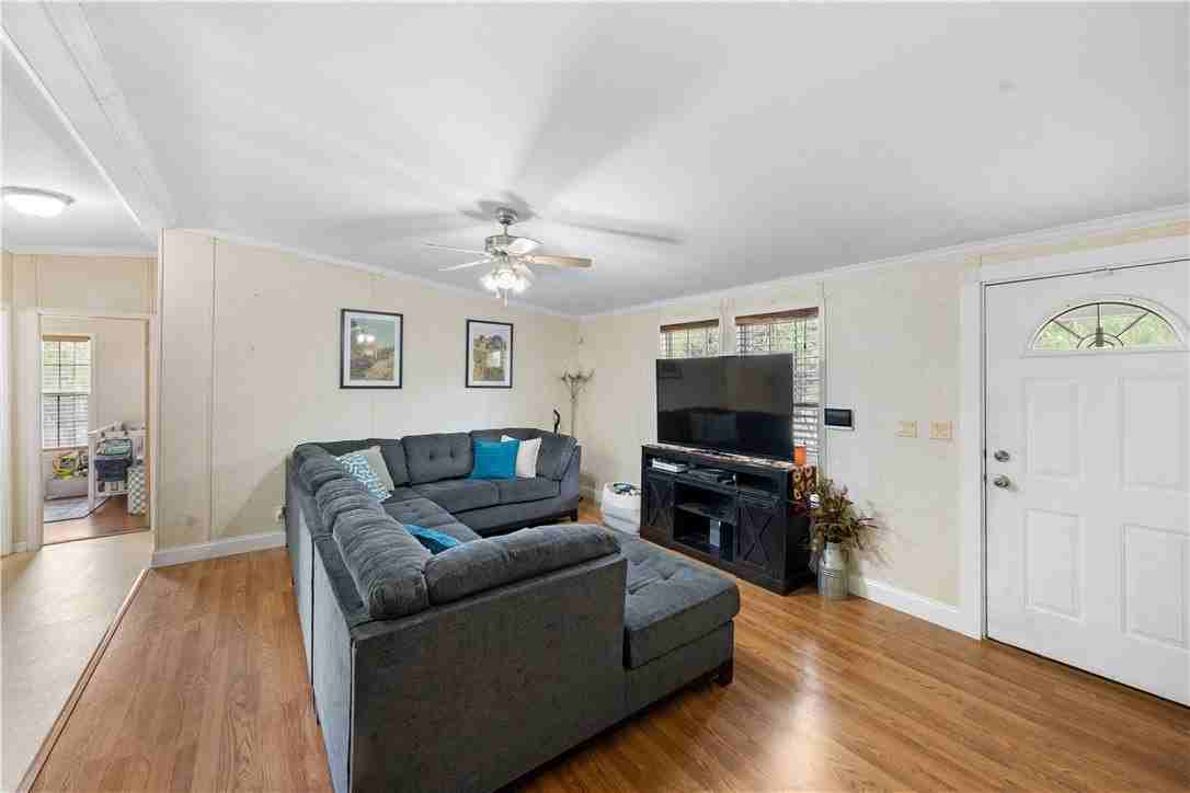 277 Mustang Ln - Photo 5 of 19
