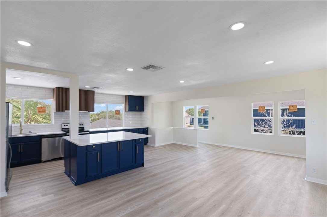 321 Clearview Dr - Photo 4 of 9