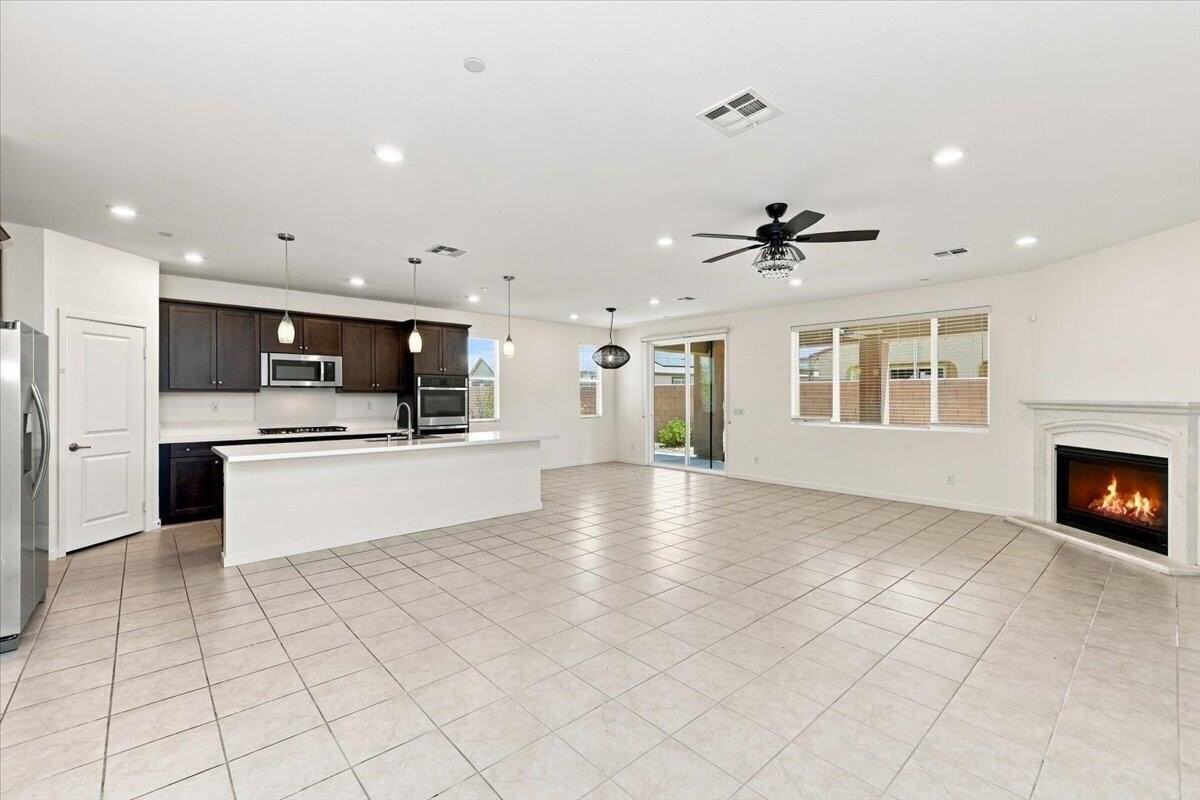 40082 Catania Ct - Photo 2 of 50