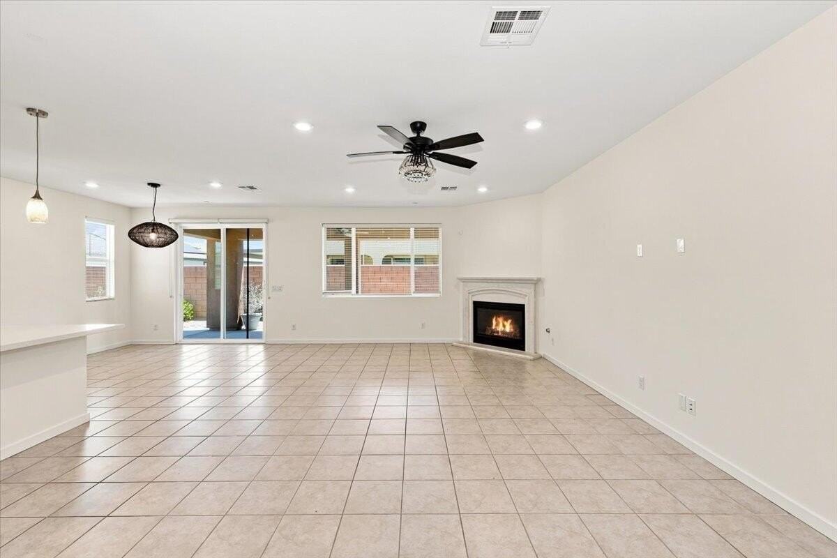 40082 Catania Ct - Photo 3 of 50