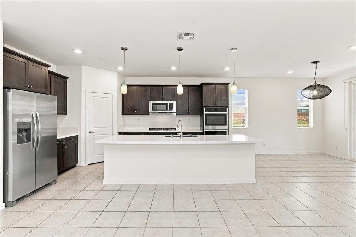 40082 Catania Ct - Photo 7 of 50