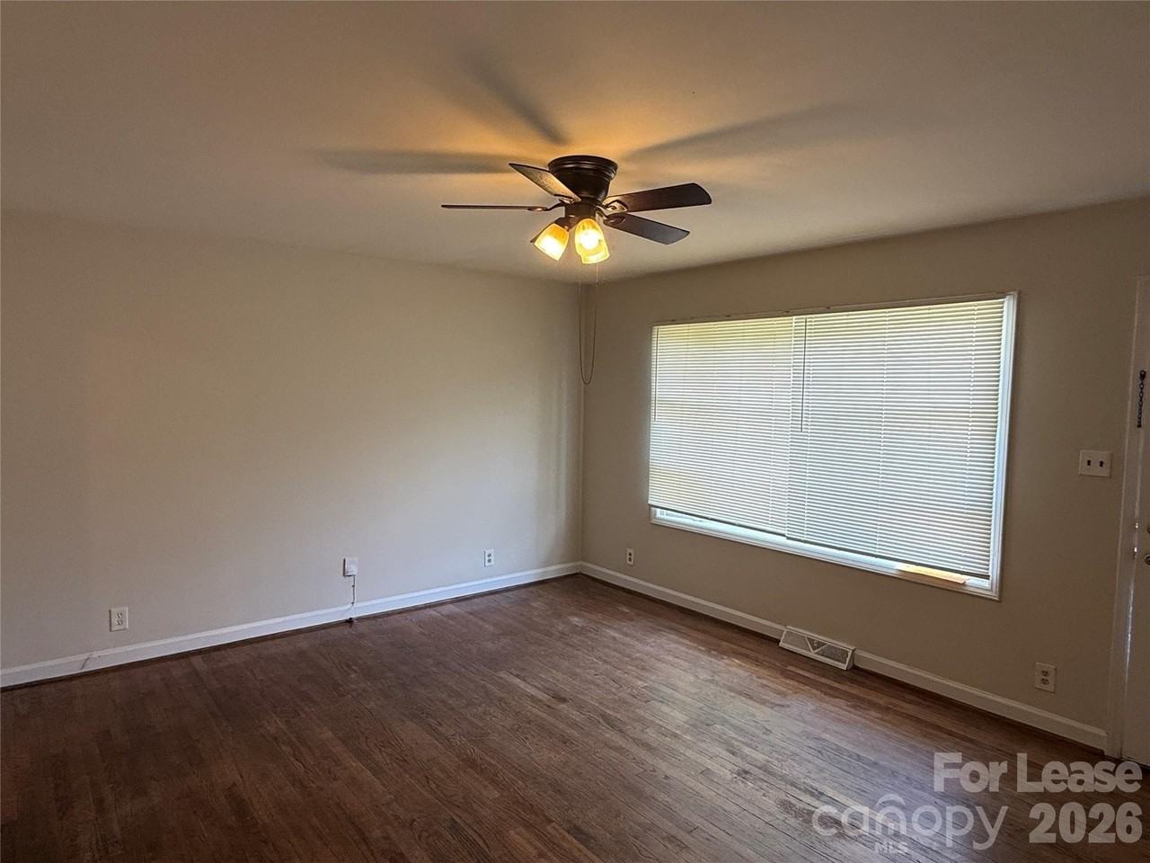3721 Driftwood Dr - Photo 2 of 14