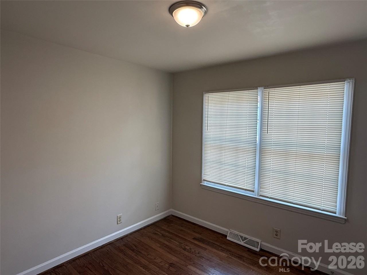 3721 Driftwood Dr - Photo 7 of 14