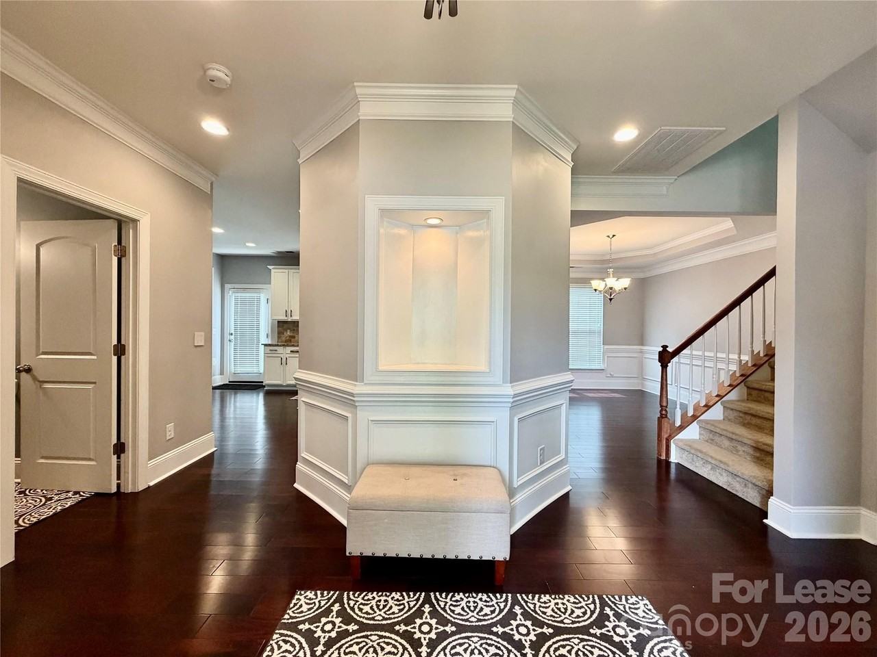 10141 Loch Lomond Dr - Photo 2 of 35