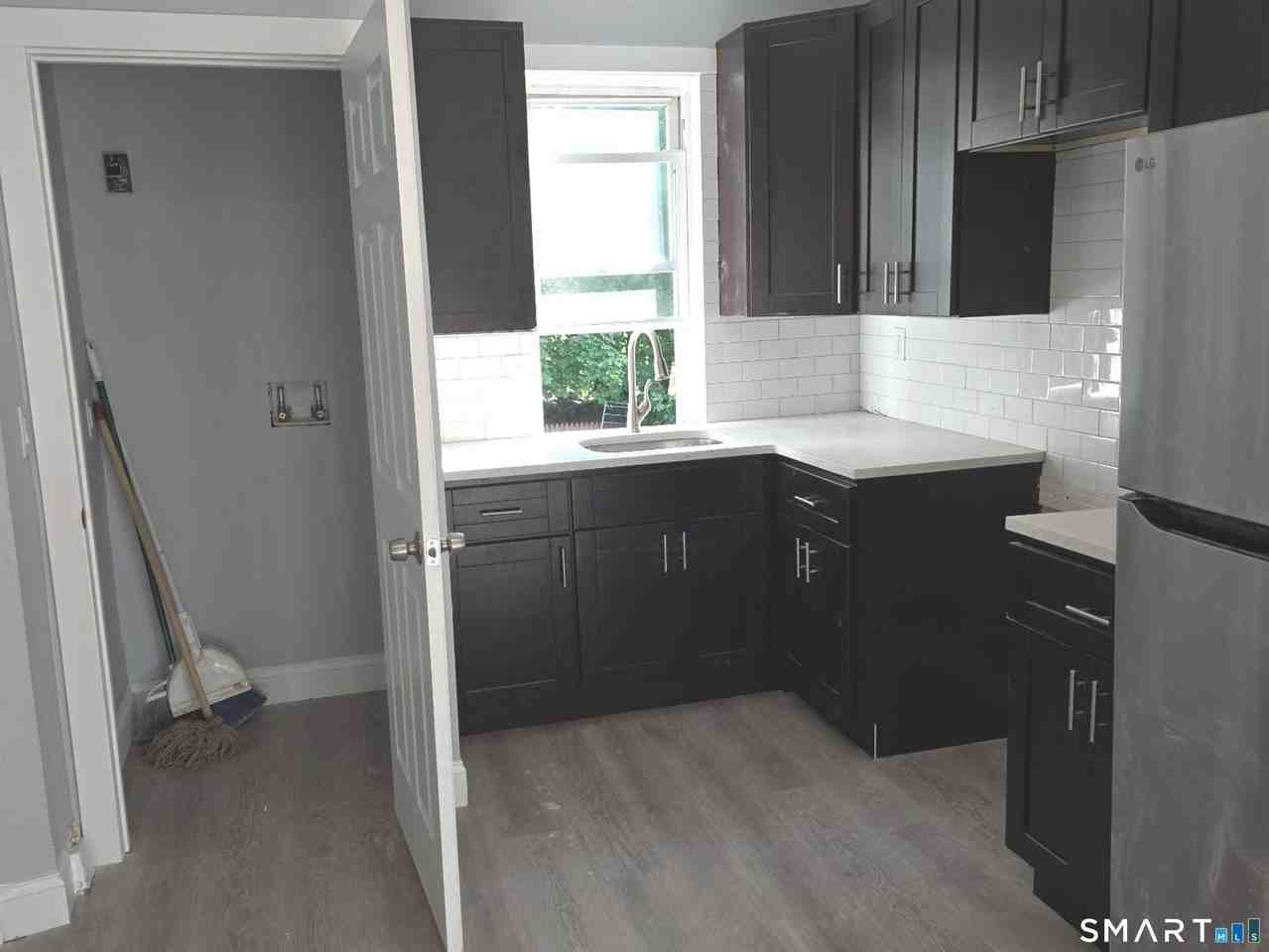 116 Locust St - Photo 6 of 14