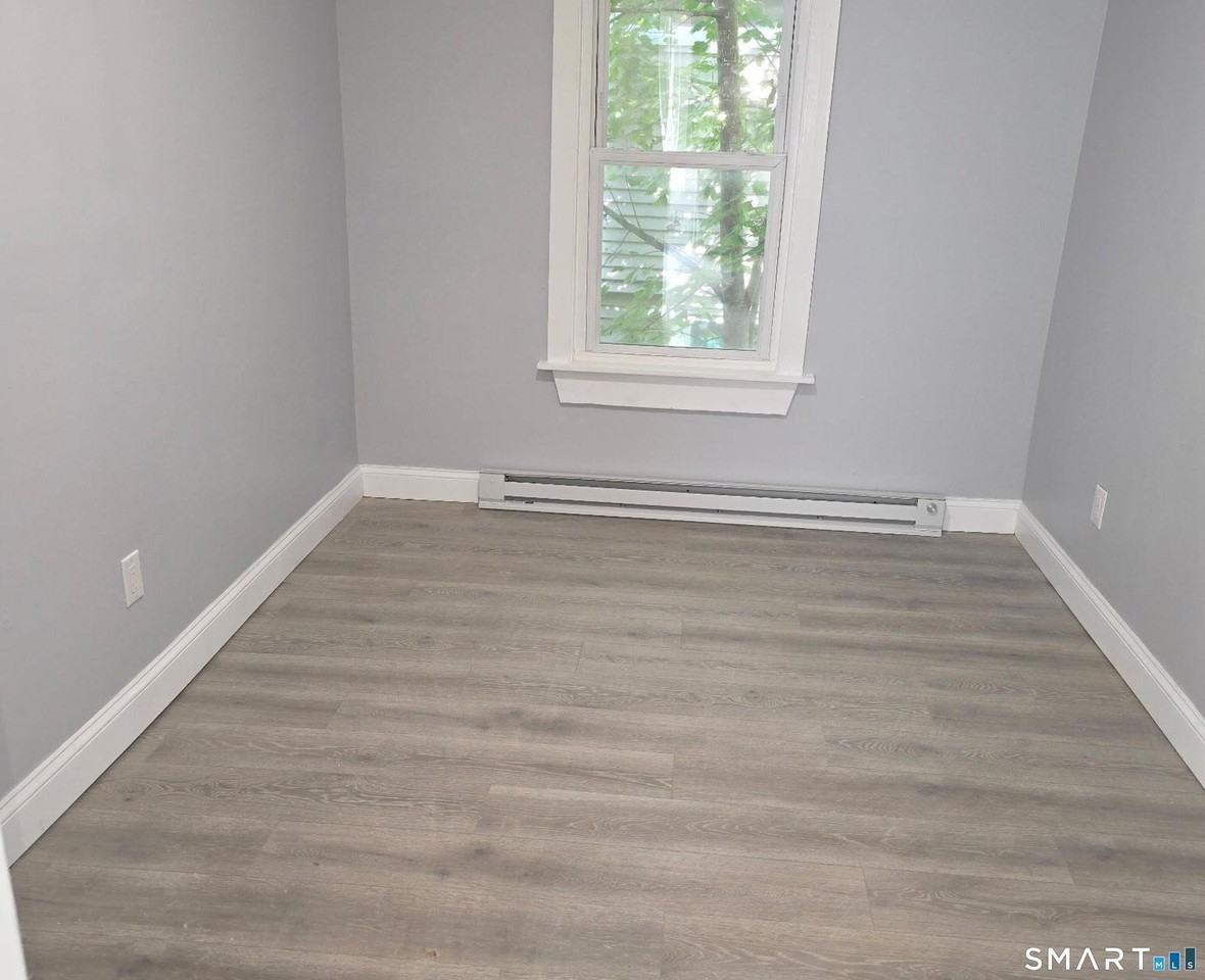 116 Locust St - Photo 7 of 14