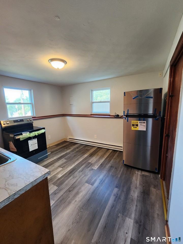 11 Sunrise Ter - Photo 2 of 5