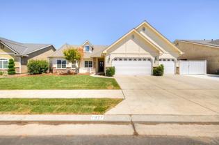 1927 N Karen Ave - Photo 1 of 1