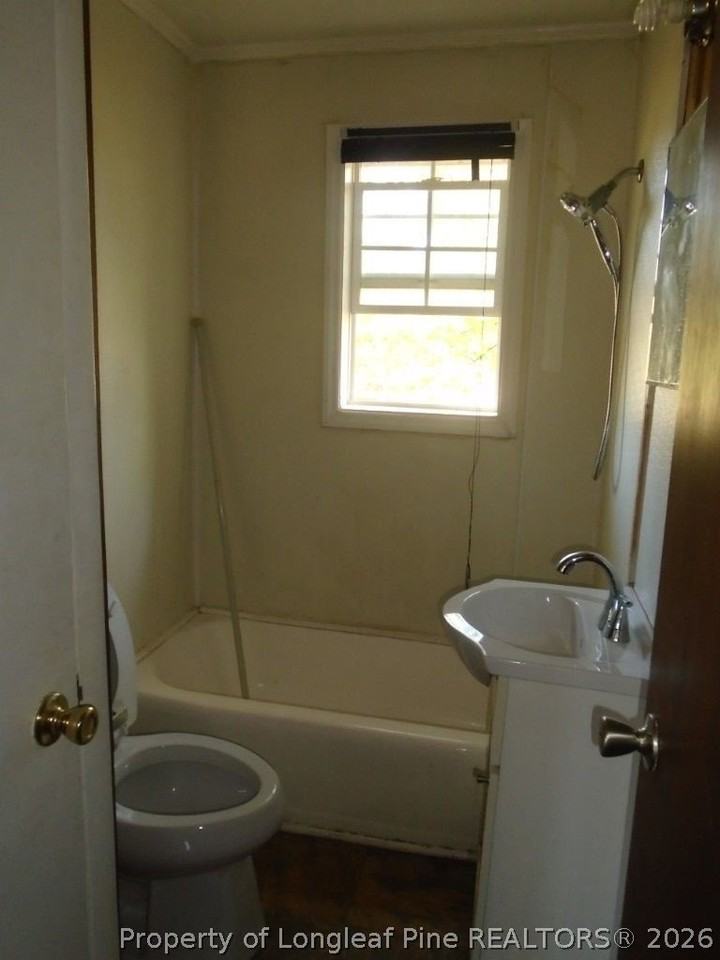 324 Old Shaw Rd - Photo 4 of 8