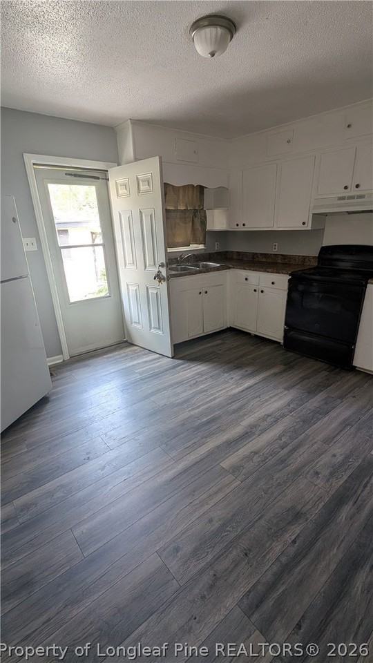 224 Irene St - Photo 6 of 9