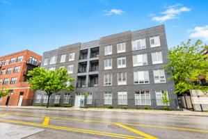 featured image of 2217 W Madison St #412