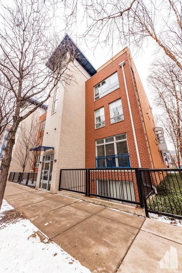 23 N Racine Ave #406 - Photo 2 of 24