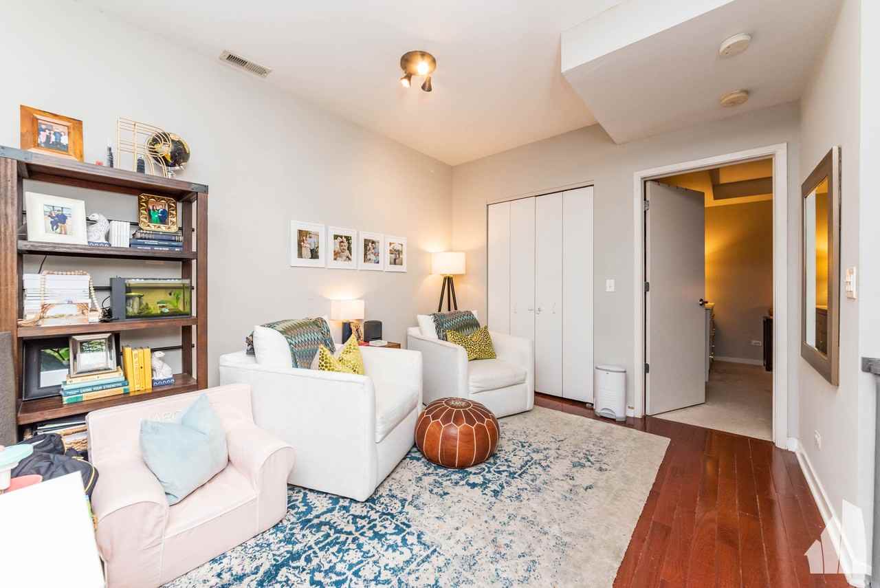 23 N Racine Ave #406 - Photo 3 of 24