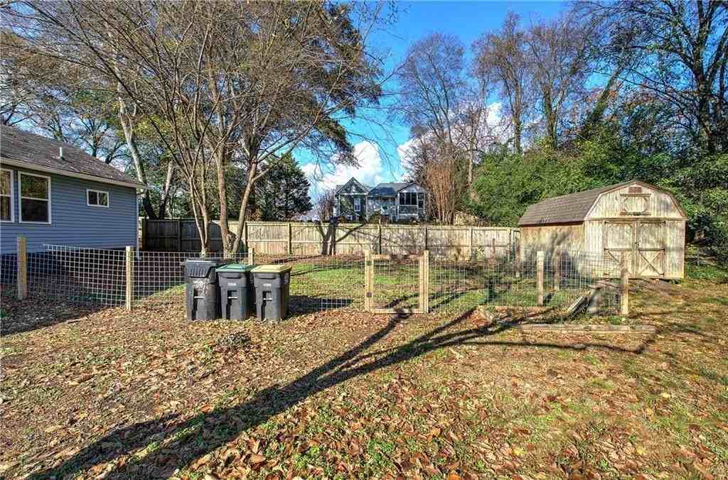 415 E 10th St Se - Photo 6 of 39