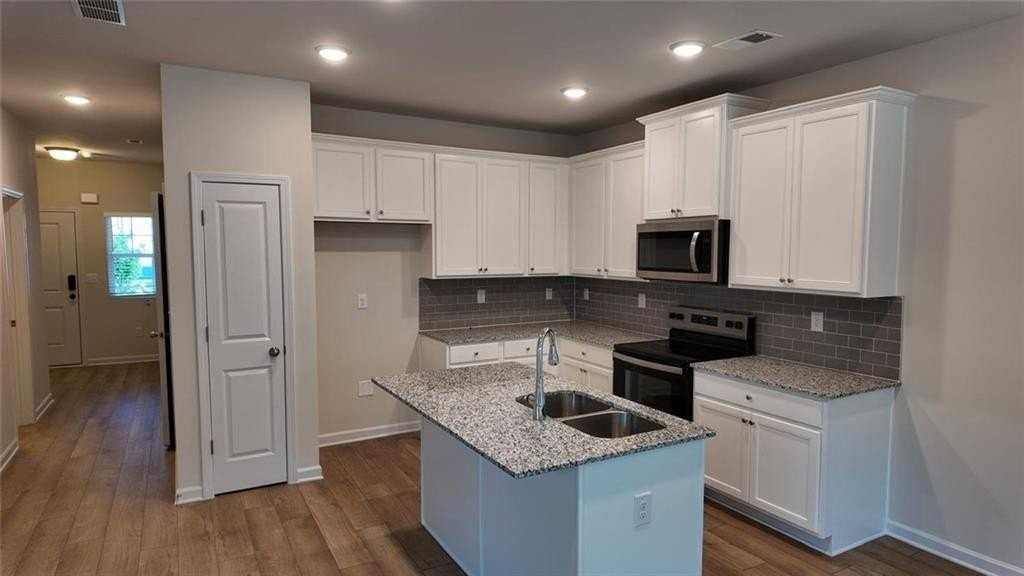 133 Jaxton St - Photo 2 of 27