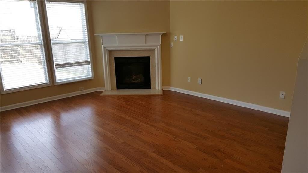 2036 Executive Dr - Photo 4 of 21