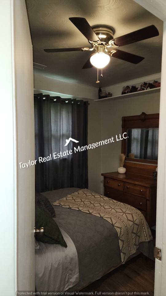 201 S Spurr St #1 - Photo 3 of 14